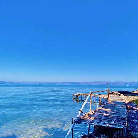 Lejlighed Seafront Ourania *